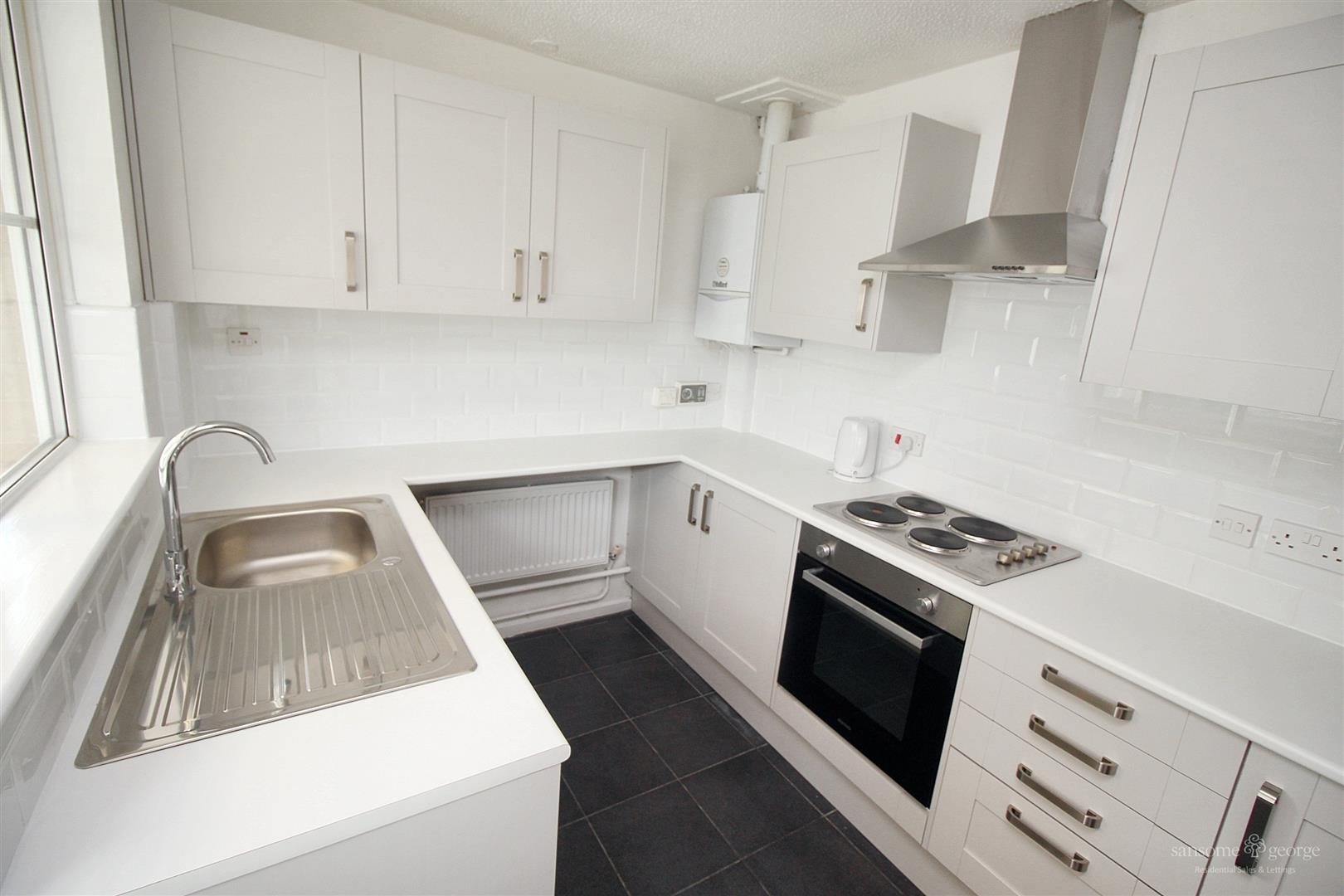 2 bed property in Condor Close, Tilehurst